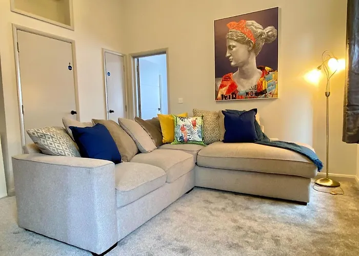Beautiful - 5 Minute Walk To The Best Beach! - Great Location - Parking - Fast Wifi - Smart Tv - Newly Decorated - Sleeps Up To 4! Close To Bournemouth & Poole Town Centre