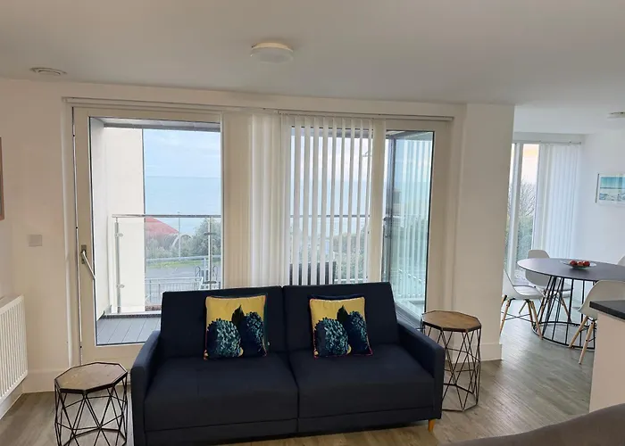 Seaview West Coast - Exceptional - 2 Bedrooms Sleeps 5 -Stunning Sea Views - 500 Metres To Beach